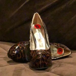 Steven Madden Leopard print heels